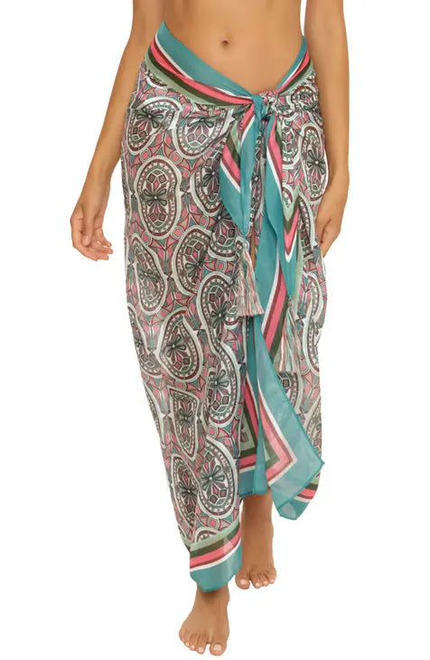 How To Tie, Wear, & Style A Sarong